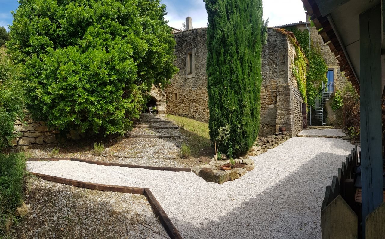 Mas provençal atypique – photo 1