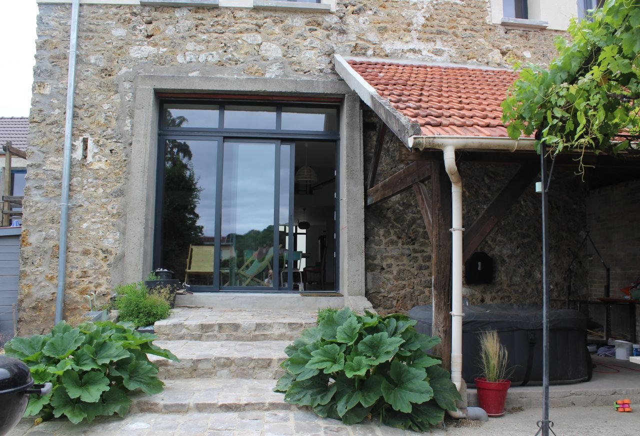 Maison en pierres rénovée proche Paris – photo 1