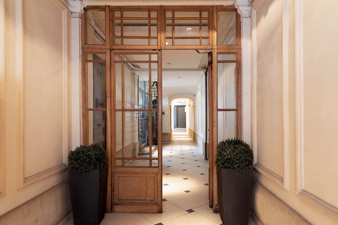 Showroom sobre et élégant – photo 2