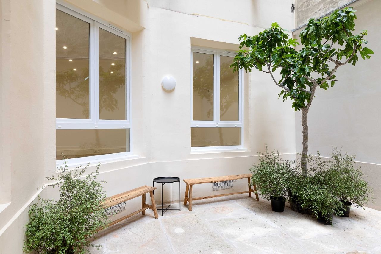 Showroom sobre et élégant – photo 3