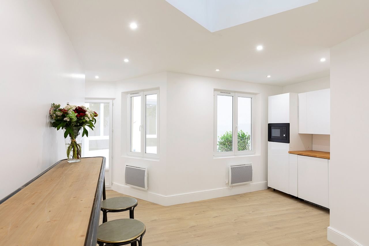 Showroom sobre et élégant – photo 10