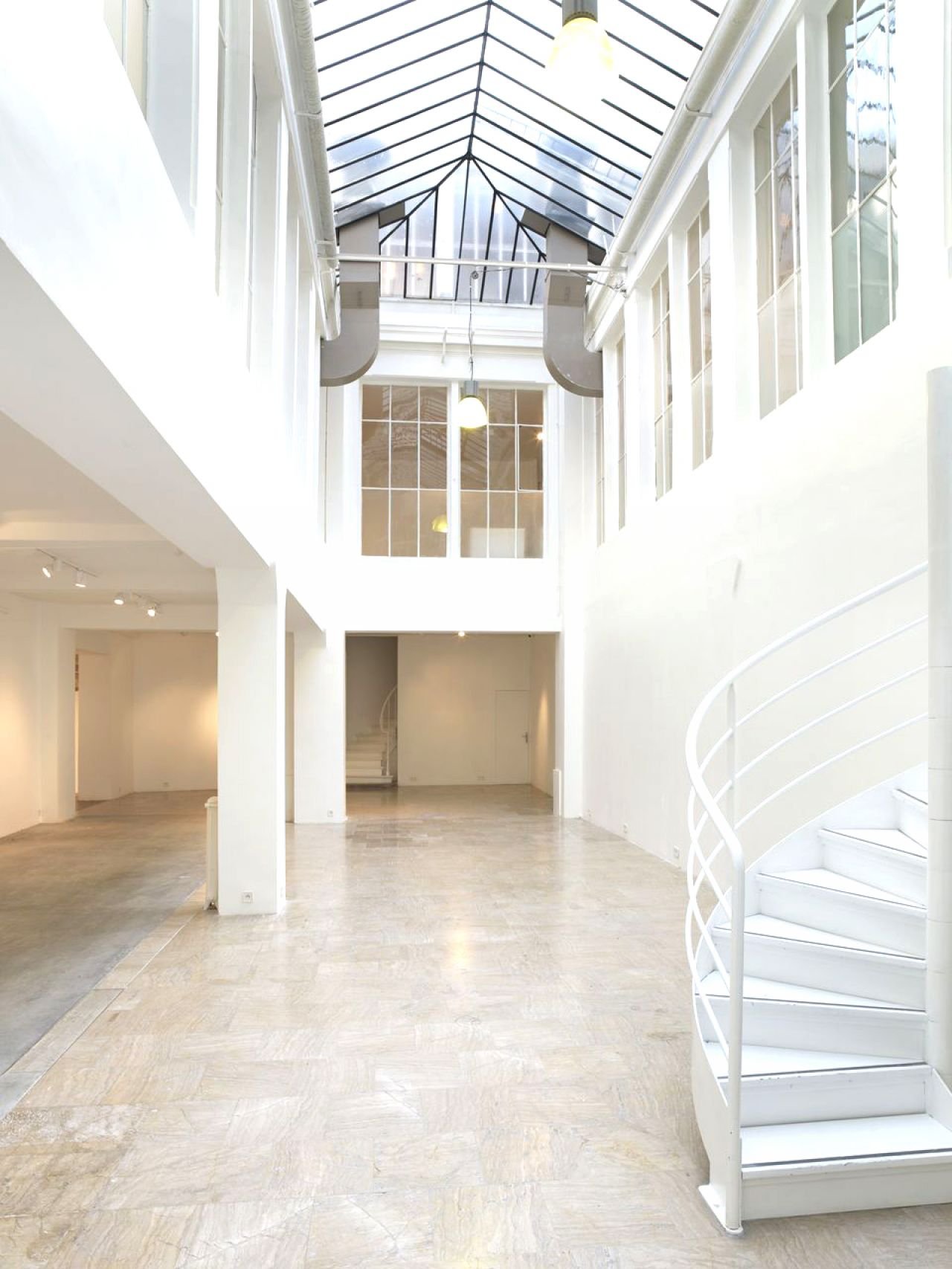 Ancien atelier industriel entièrement rénové – photo 5