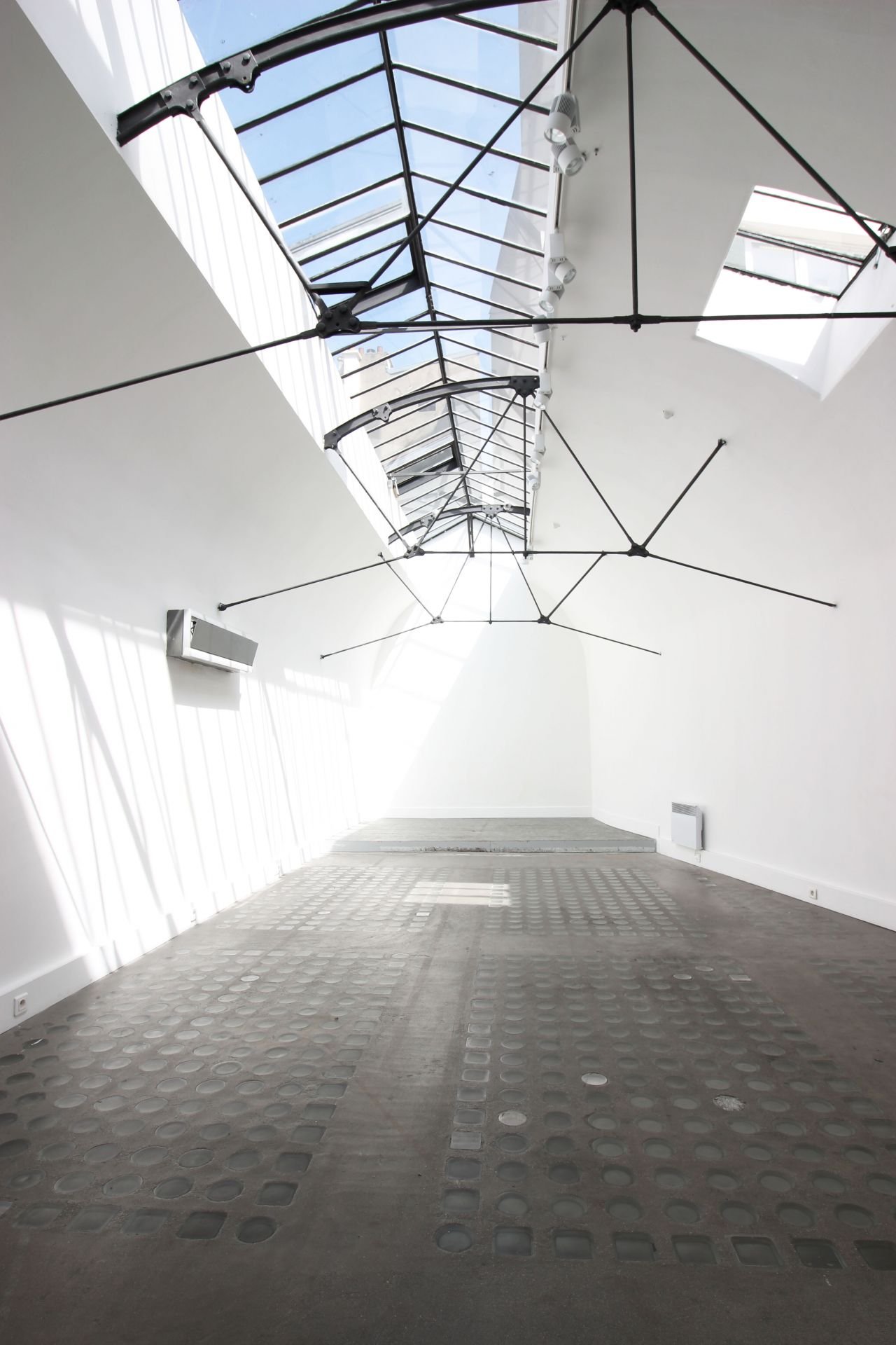 Ancien atelier industriel entièrement rénové – photo 7