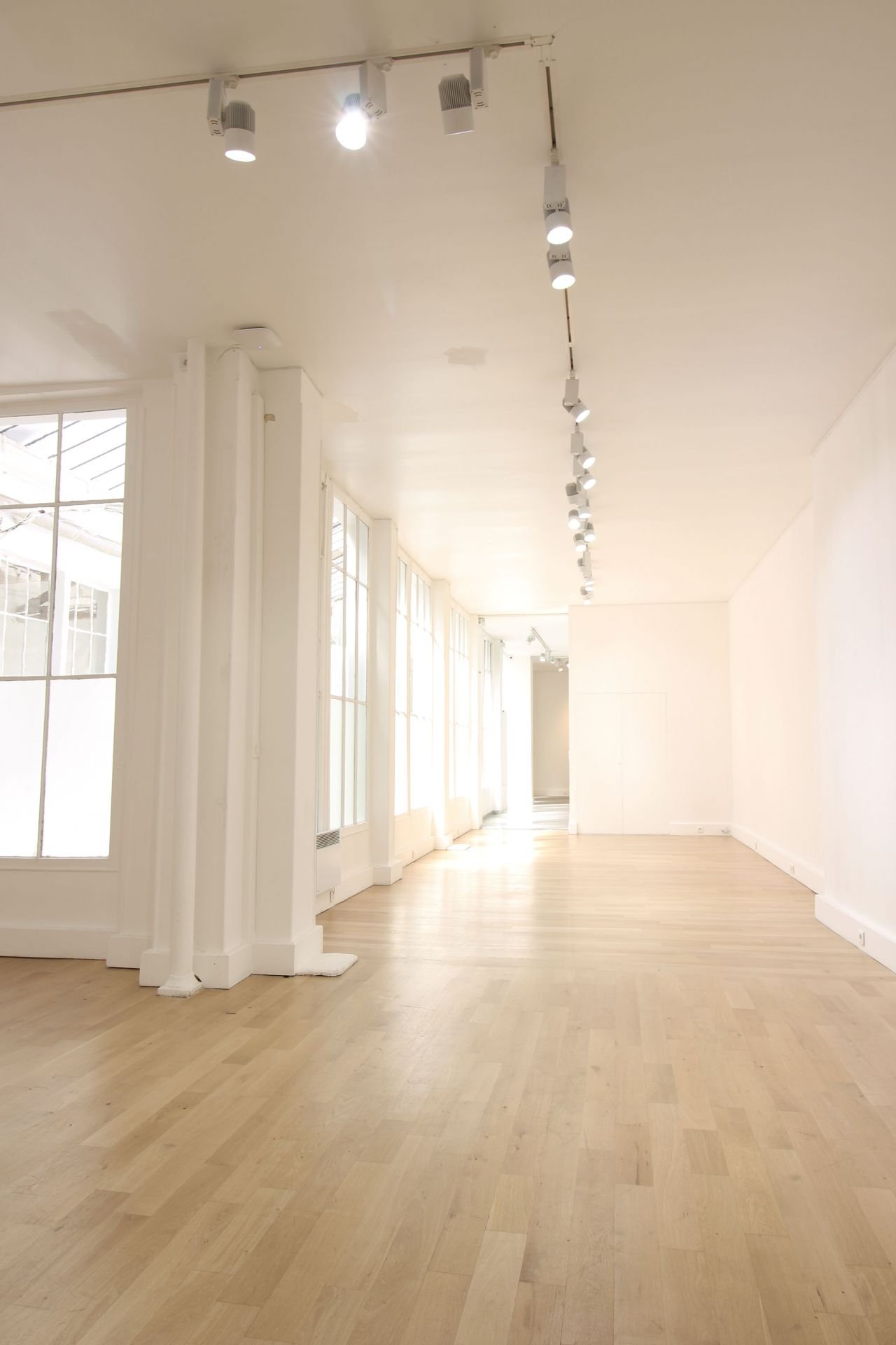 Ancien atelier industriel entièrement rénové – photo 8