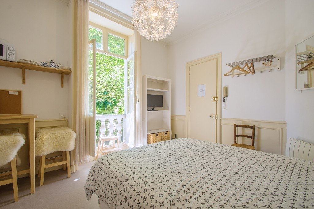 Maison divisée en plusieurs appartements (Est) – photo 5