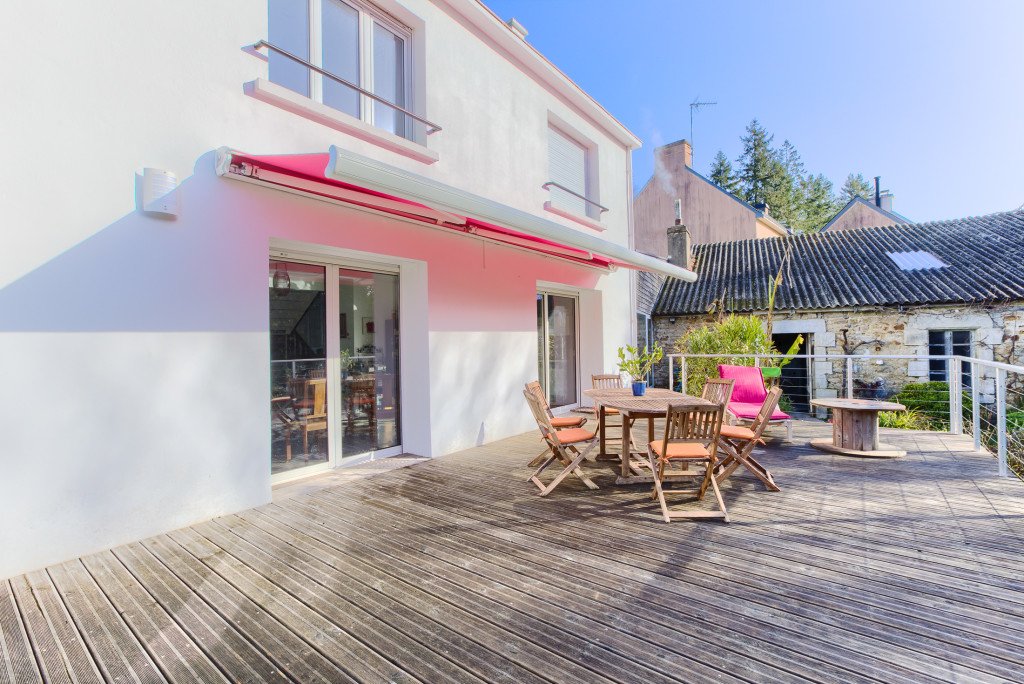 Maison en bordure de rivière – photo 1