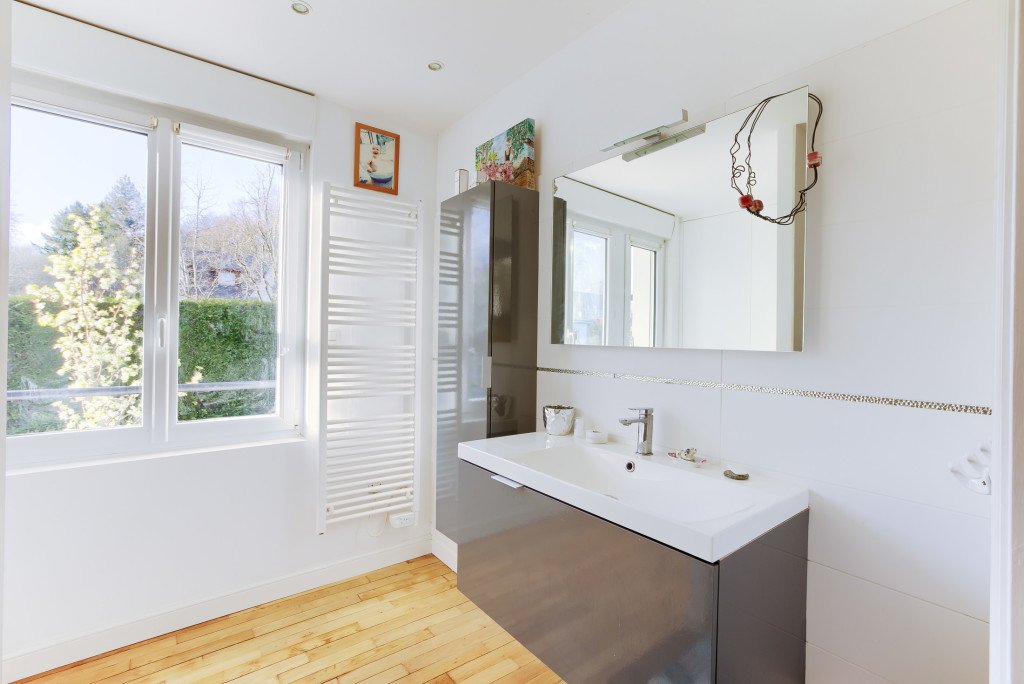 Maison en bordure de rivière – photo 14