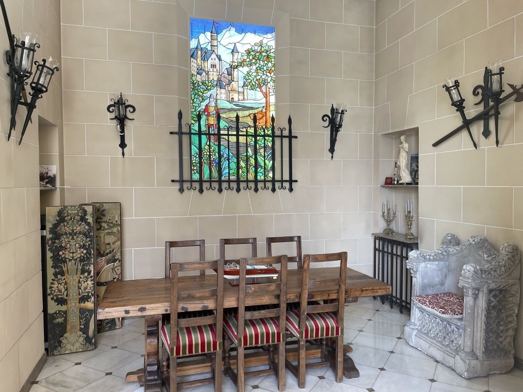 Hôtel particulier avec mobilier d’époque en région parisienne – photo 4