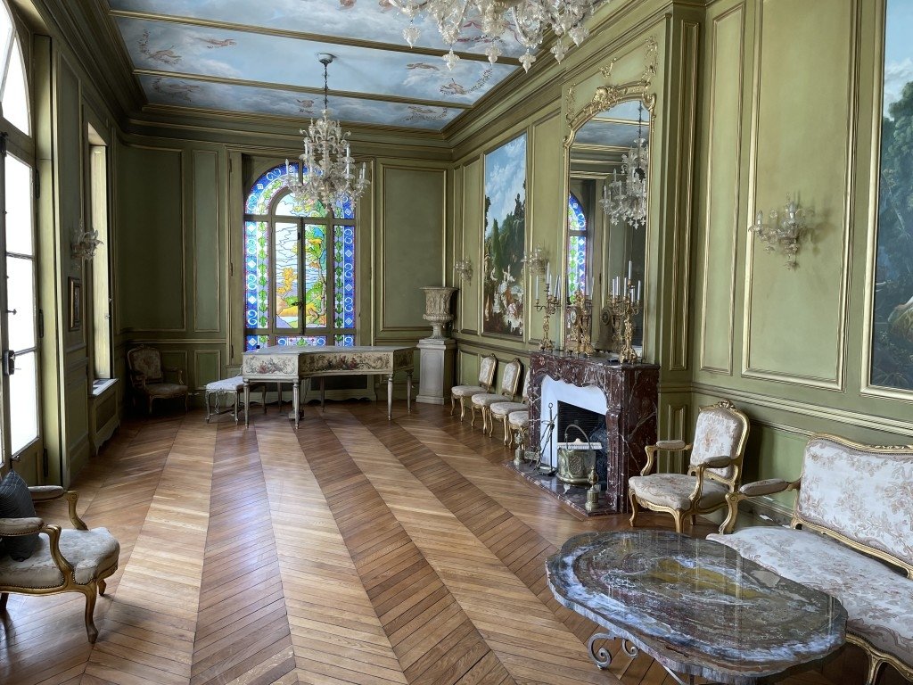 Hôtel particulier avec mobilier d’époque en région parisienne – photo 5