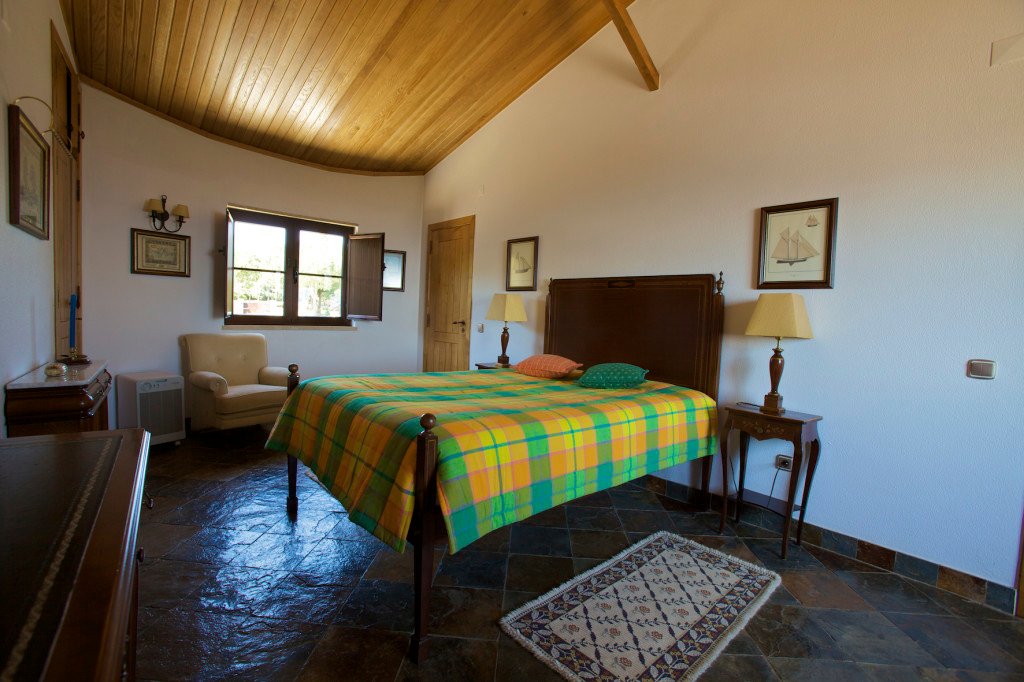 Grande maison avec deux moulins à vent (Portugal) – photo 2