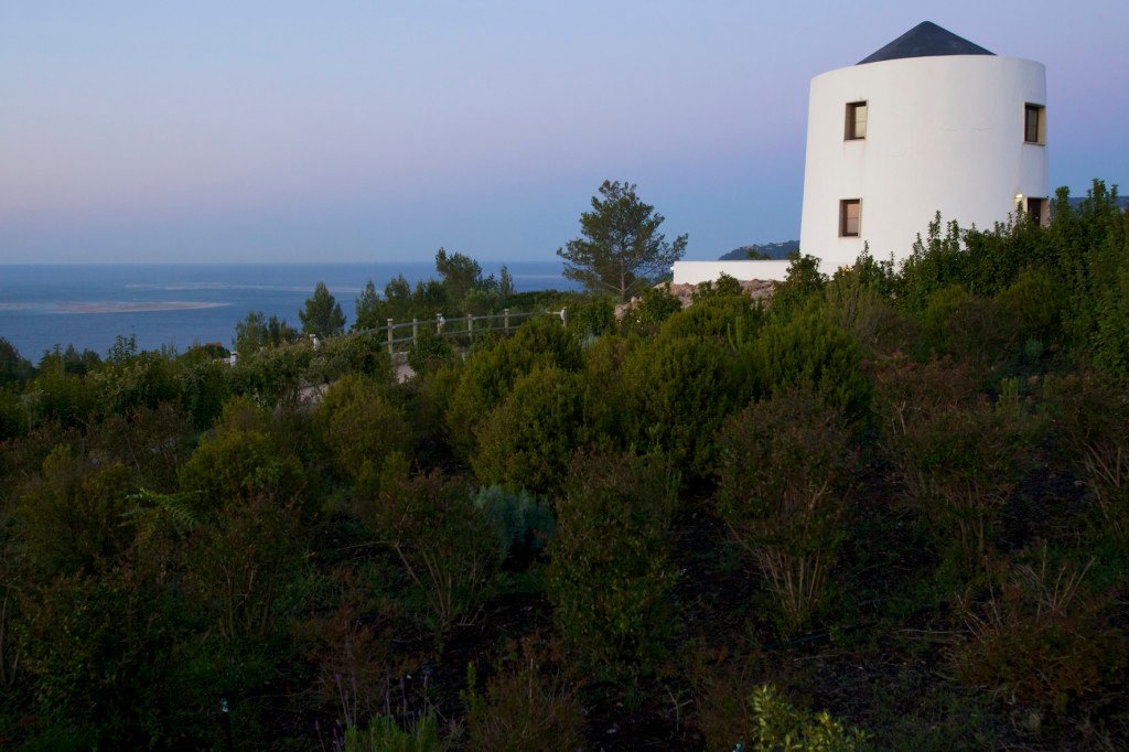 Grande maison avec deux moulins à vent (Portugal) – photo 12