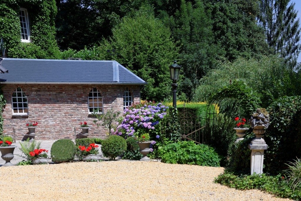 Manoir de style anglo-normand, ameublement ancien (Belgique) – photo 4