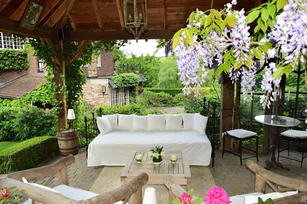 Manoir de style anglo-normand, ameublement ancien (Belgique) – photo 7