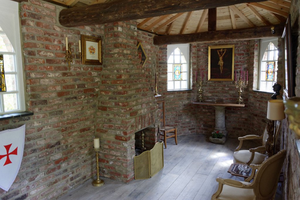 Manoir de style anglo-normand, ameublement ancien (Belgique) – photo 14