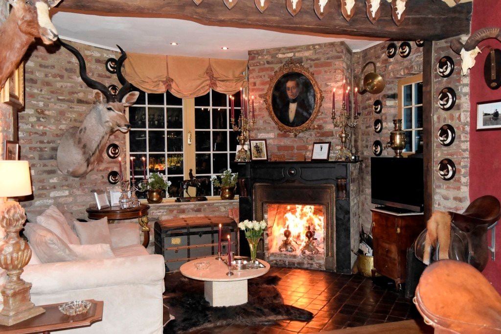 Manoir de style anglo-normand, ameublement ancien (Belgique) – photo 18