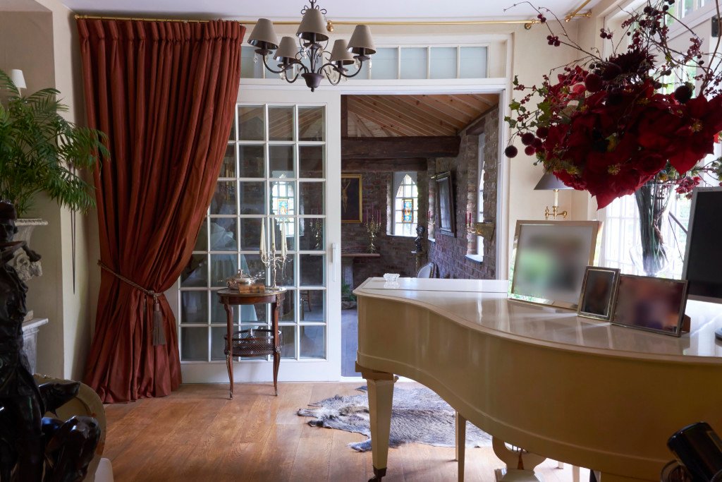 Manoir de style anglo-normand, ameublement ancien (Belgique) – photo 20