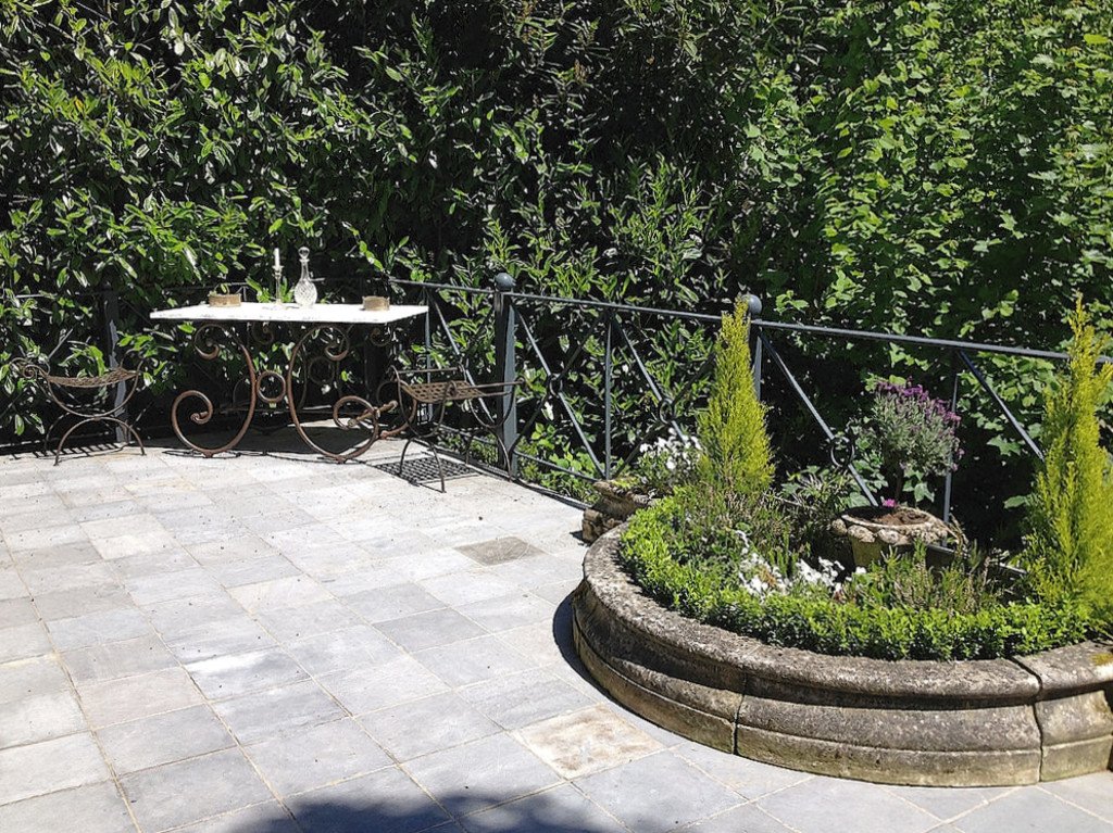 Manoir de style anglo-normand, ameublement ancien (Belgique) – photo 27