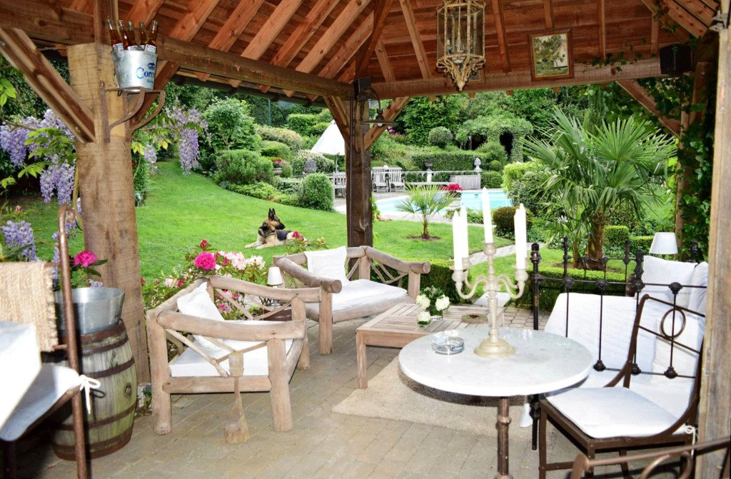 Manoir de style anglo-normand, ameublement ancien (Belgique) – photo 29