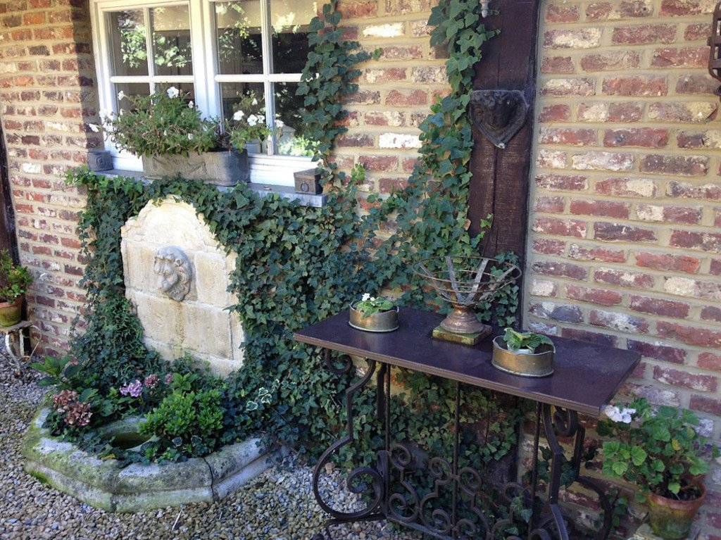 Manoir de style anglo-normand, ameublement ancien (Belgique) – photo 34