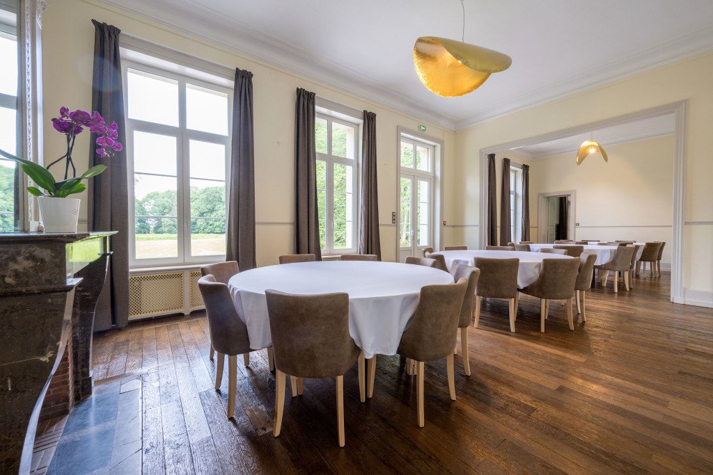 Château dans un parc de 11 hectares – photo 4