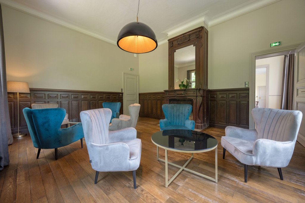 Château dans un parc de 11 hectares – photo 12