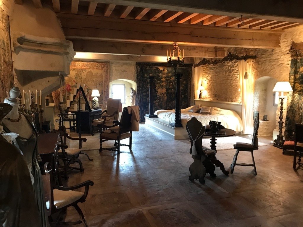 Château du XIIIe siècle avec vue sur les massifs – photo 5