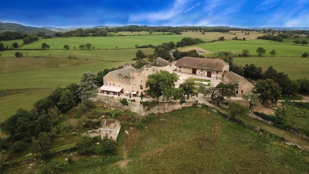 Château du XIIIe siècle avec vue sur les massifs – photo 8