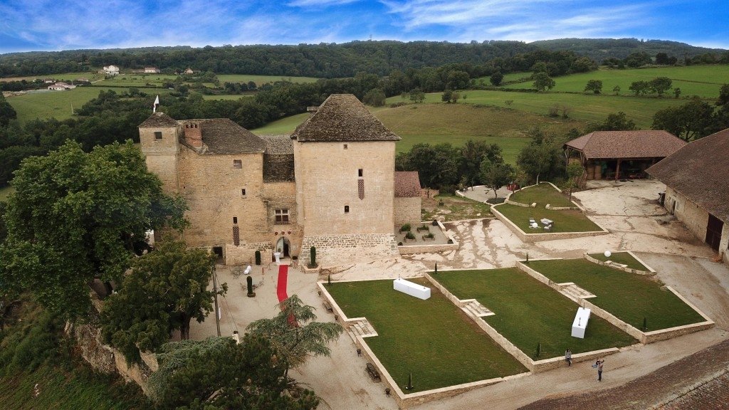 Château du XIIIe siècle avec vue sur les massifs – photo 9