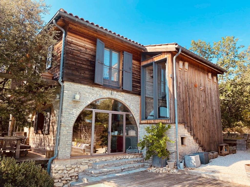 Maison atypique dans environnement boisé – photo 1