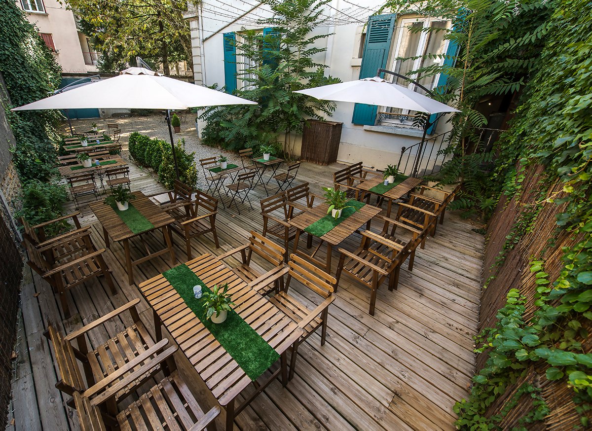 Hôtel particulier avec jardin – photo 1