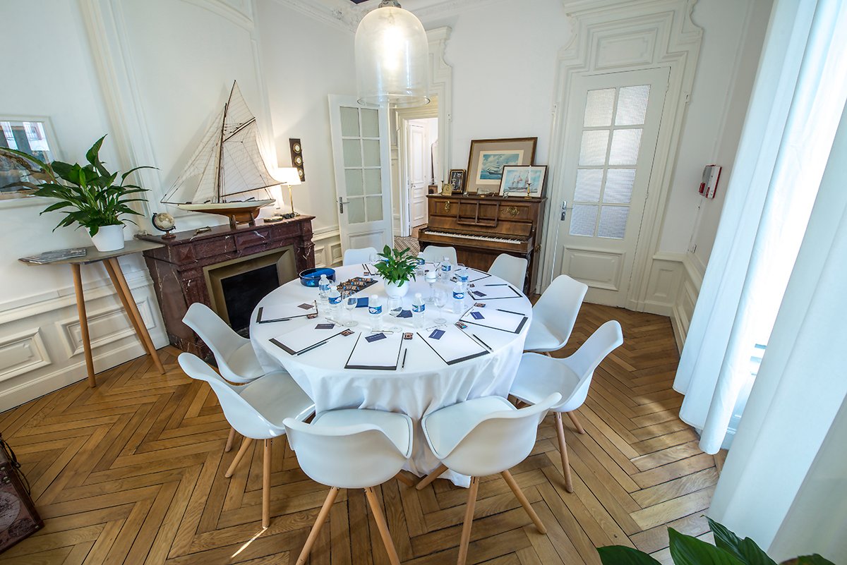 Hôtel particulier avec jardin – photo 2