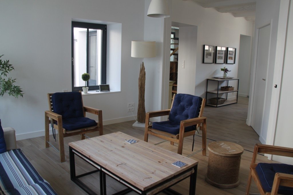 Maison de ville au cœur du bourg – photo 1