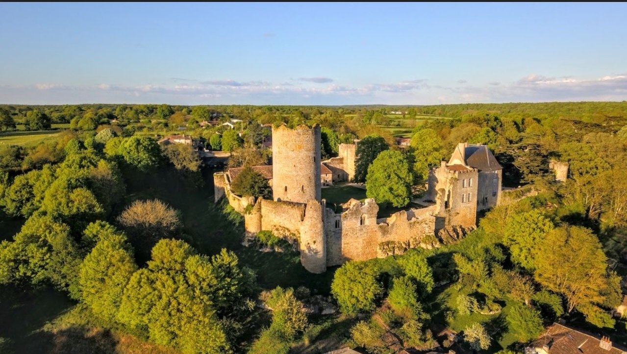 Château du XIIIème siècle – photo 3