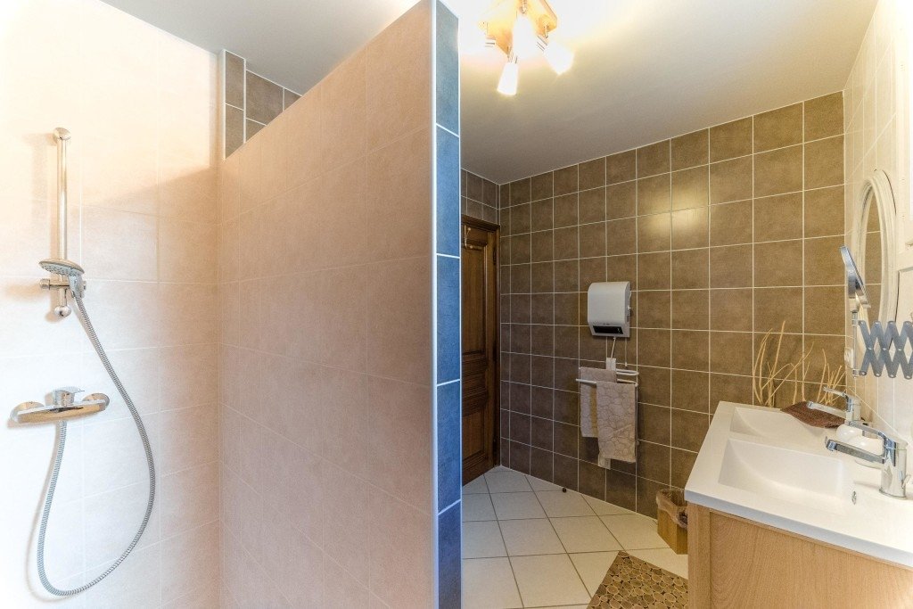 Gîte avec bel espace extérieur – photo 10