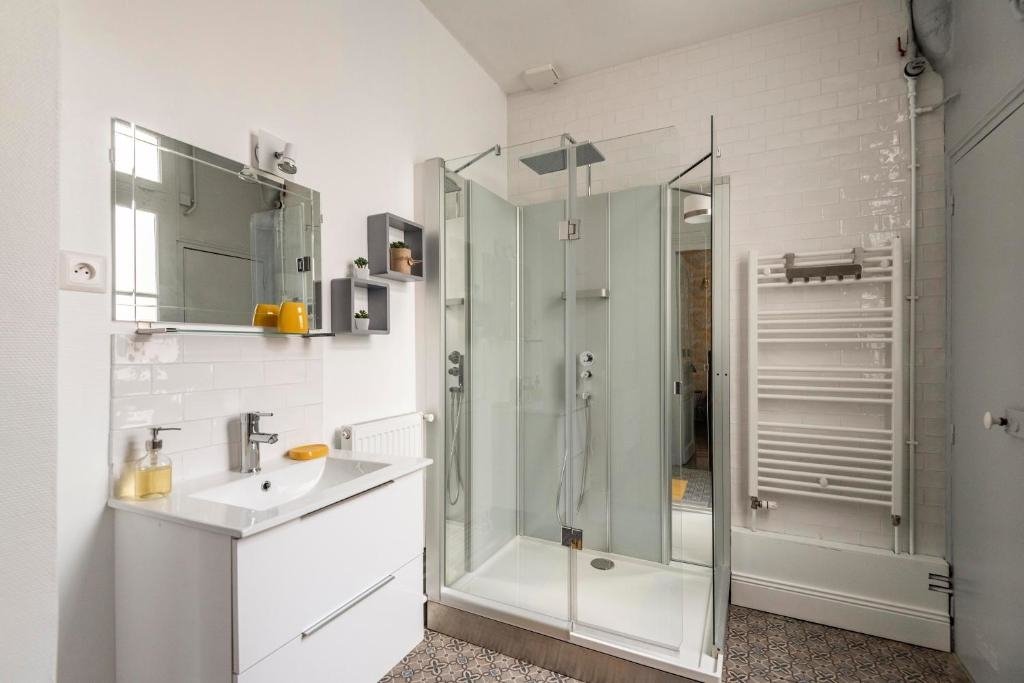 Appartement au rez-de-chaussée – photo 1