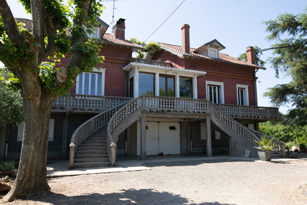 Maison sur parc arboré – photo 1