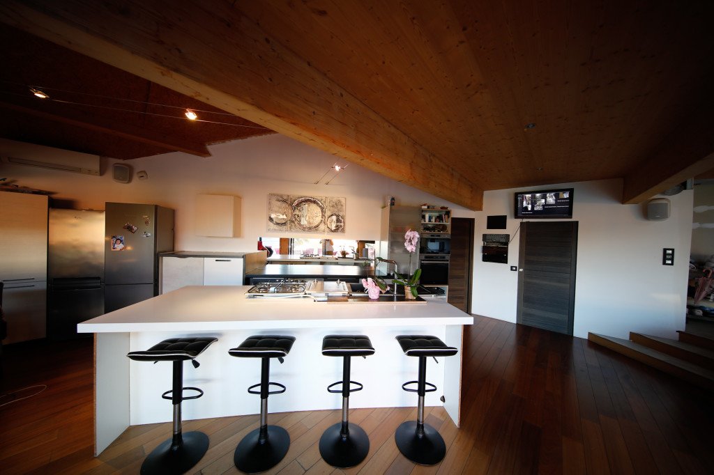 Maison contemporaine atypique en bois – photo 9