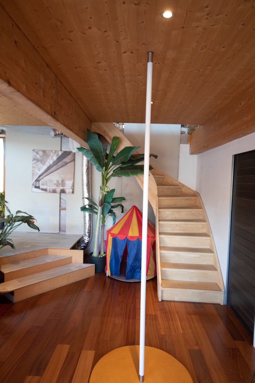 Maison contemporaine atypique en bois – photo 13