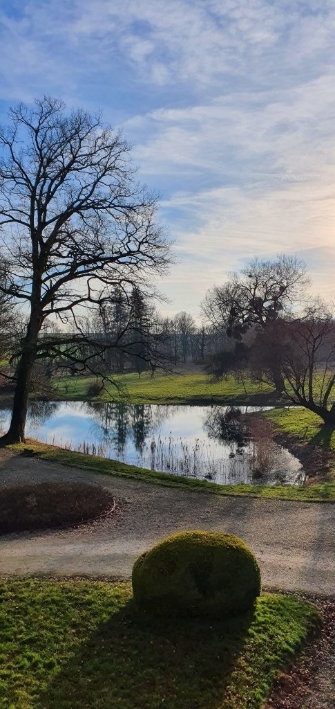 Château entouré de douves – photo 7