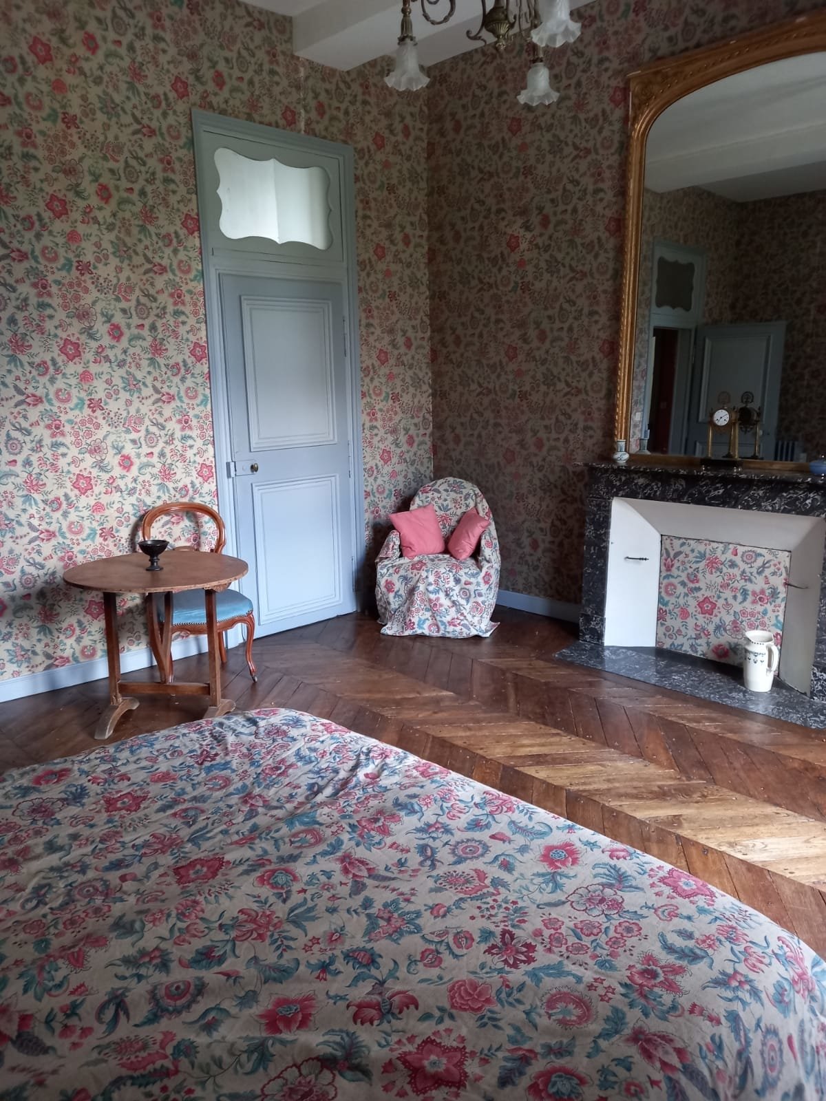 Château entouré de douves – photo 12