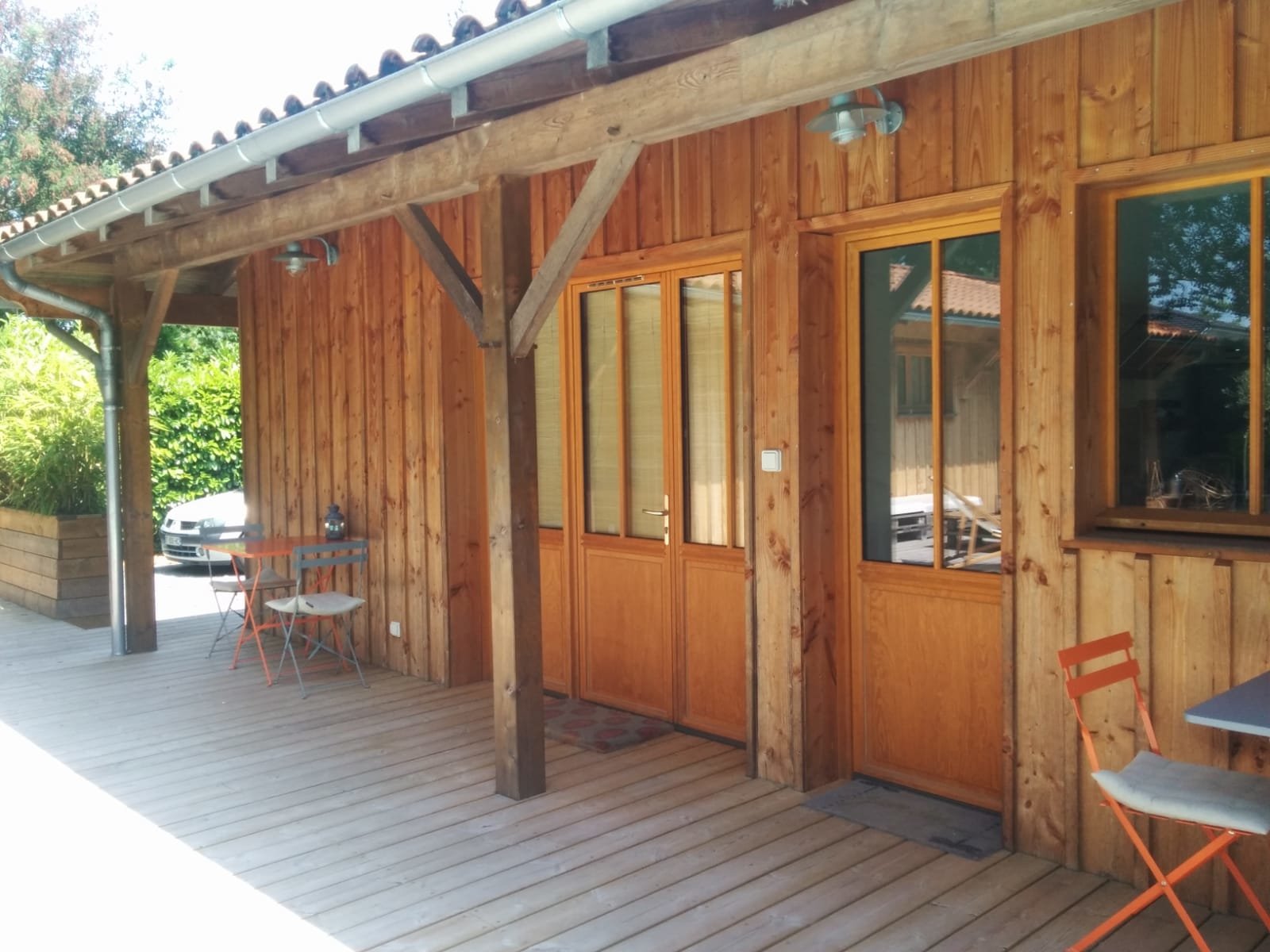 Maison dans un parc avec dépendance – photo 3