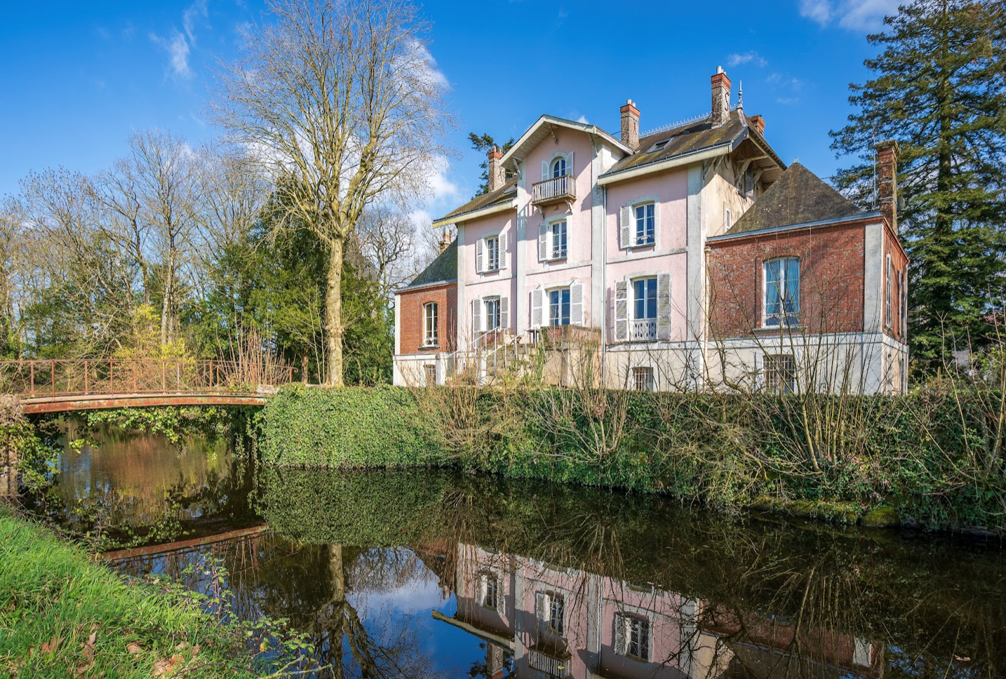 Maison de caractère avec douves en eau – photo 1