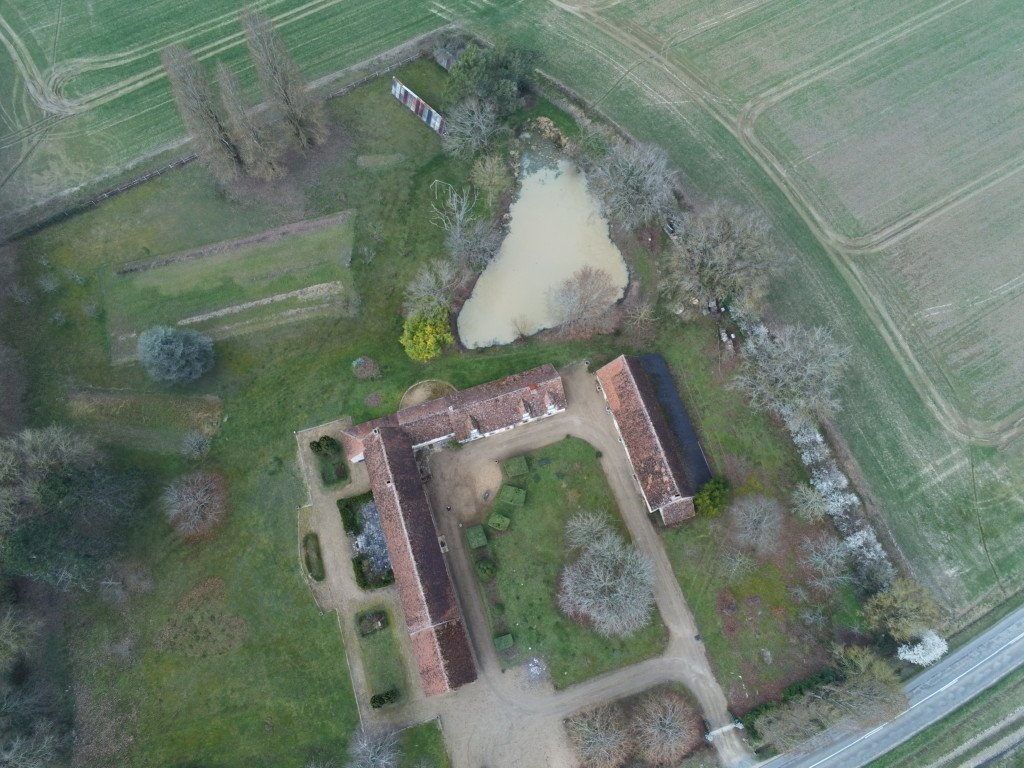 Longère restaurée avec parc – photo 2