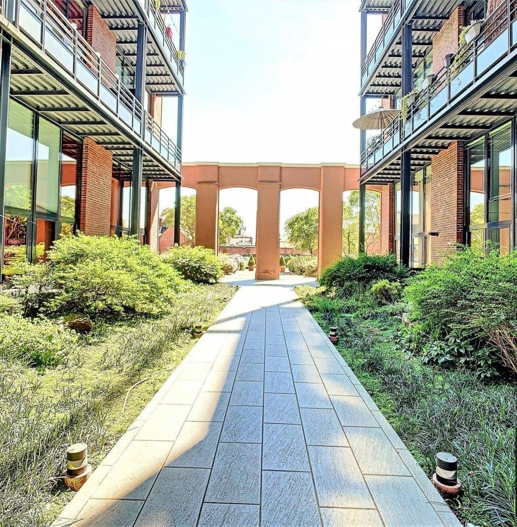 Appartement dans un bâtiment chargé d’histoire – photo 9