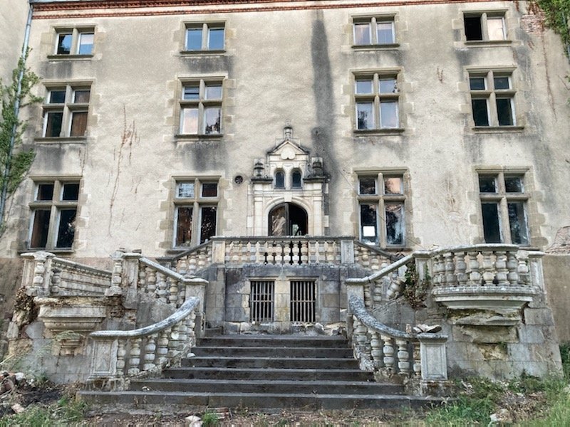 Château sur terrain de 5Ha – photo 3