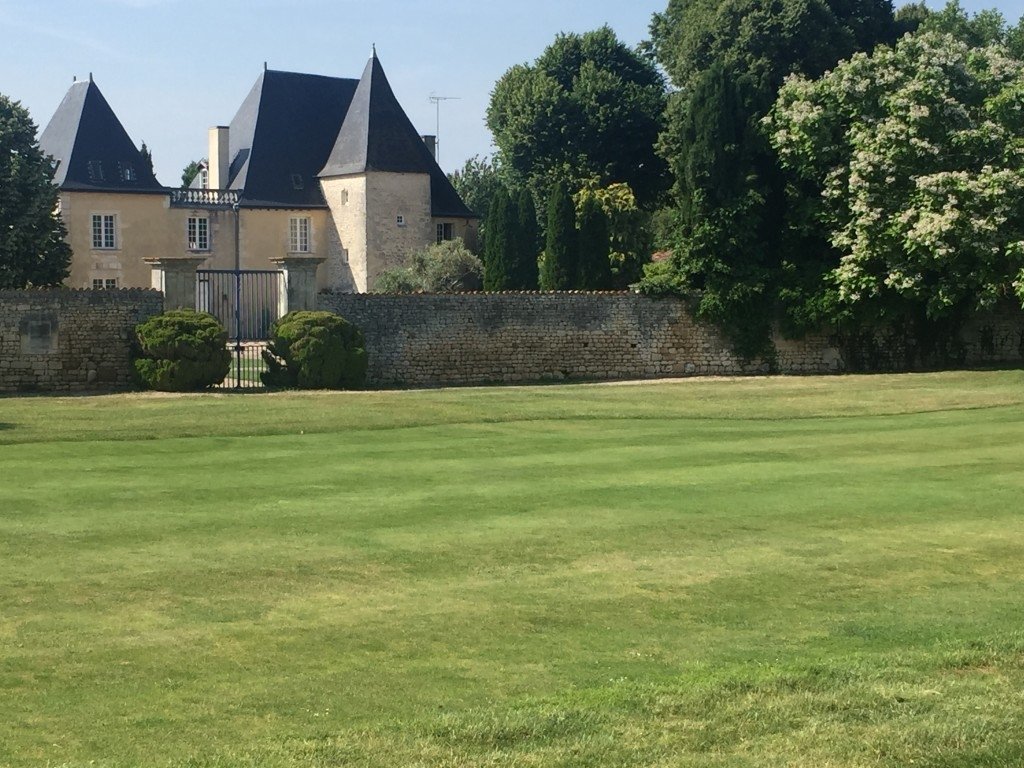 Château avec terrain de golf et dépendances – photo 8