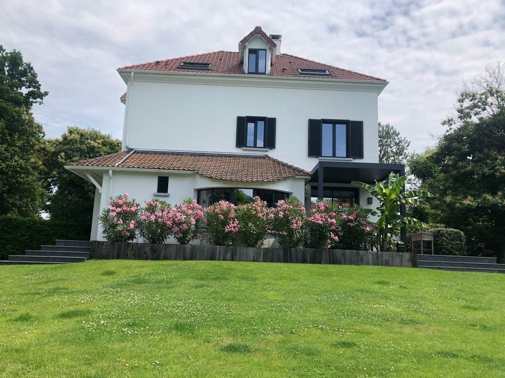 Belle villa familiale avec piscine région parisienne – photo 13