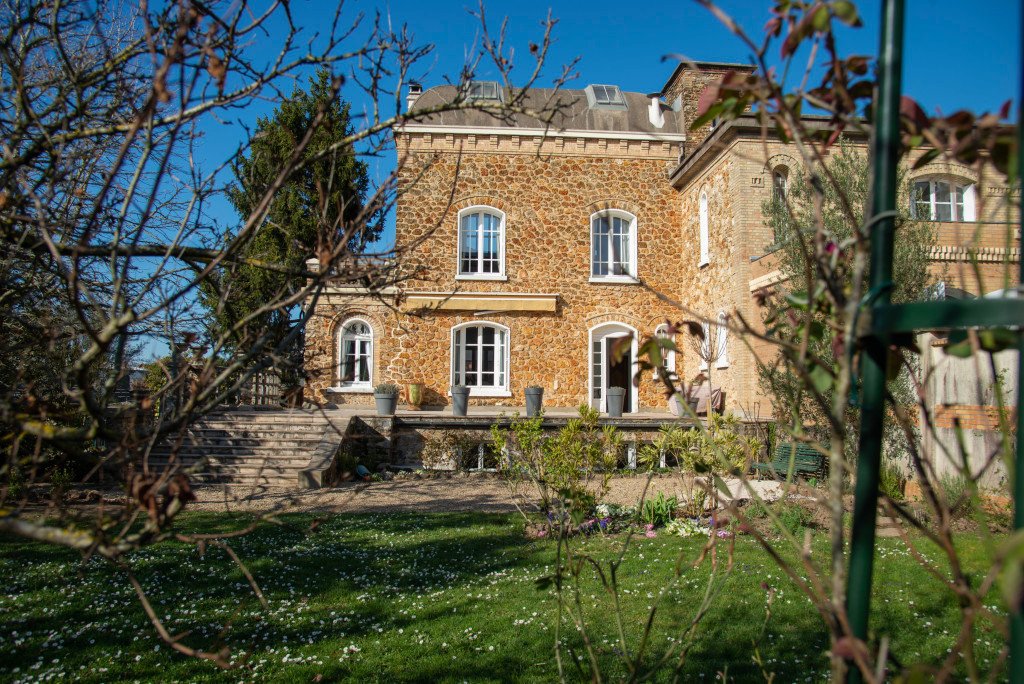 Villa en meulière 1904 avec beaux espaces – photo 12