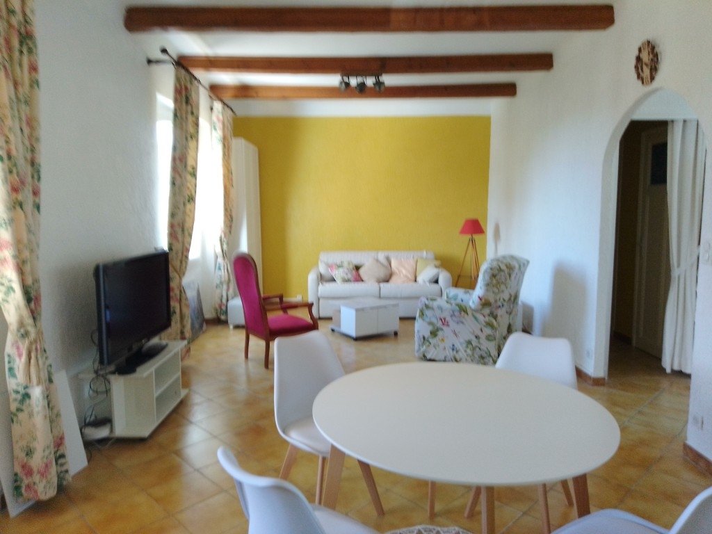 Appartement au premier étage d’une villa – photo 3