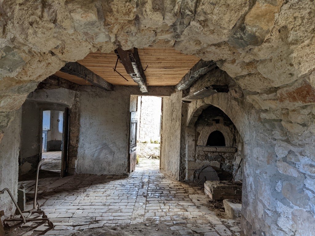 Maison du XVIIème siècle vide dans le sud – photo 2